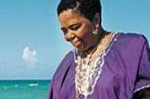 Cezarija Evora: "Mano balso paslaptis - geri cigarai" 