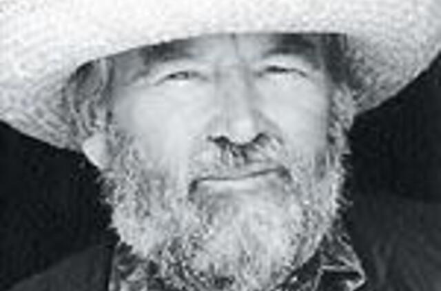 Džonas Faulzas: "Pasaulis mus nori uždaryti į narvą"