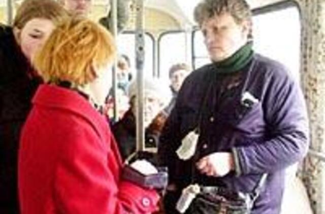 Autobusai laukia vairuotojų moterų 