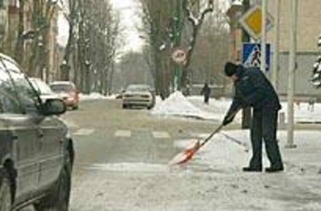 Kiemsargiams eismo saugumas - nė motais 