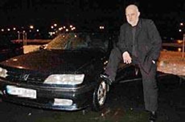 O. Vyšniauskas vairuos laivą 