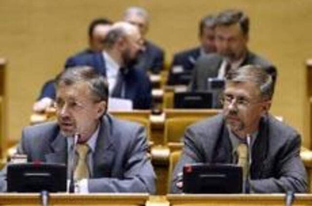 Politikoje melo kojos ilgos 