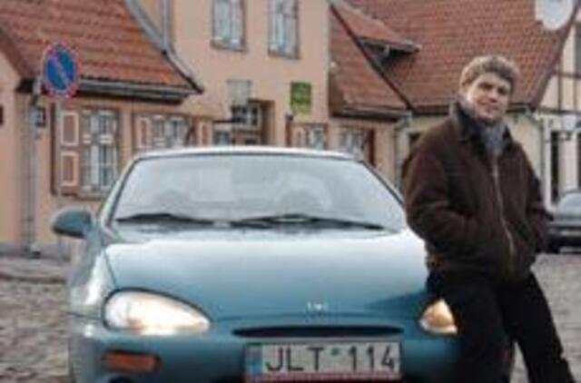 "Nemėgstu, kai važiuoja mano automobiliu ir groja mano gitara" 
