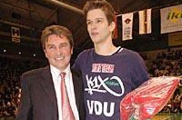 Studentiškas krepšinio medis jau skleidžia pumpurus 