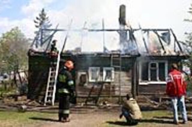 Trylika asmenų neteko pastogės 