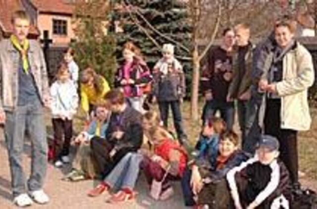 Skautas gali ir iš dangaus nukristi... 