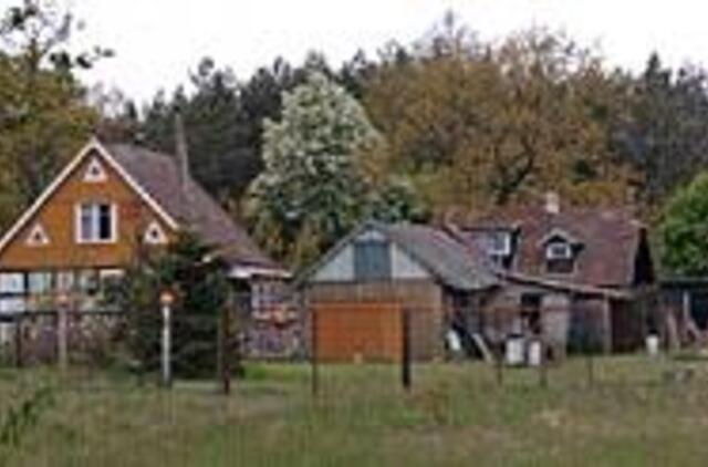 Senoji Karklė nyksta turtuolių glėbyje 