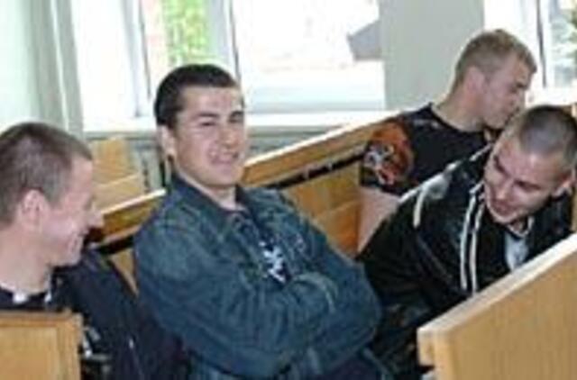 Pagalba kontrabandininkams kainavo tūkstančius litų 