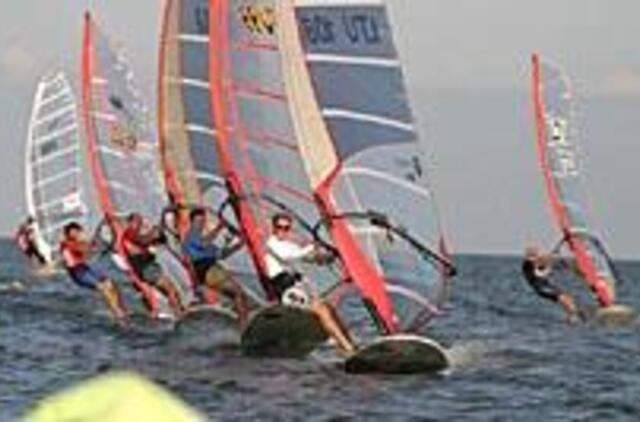 Burlentininkams vėjo netrūko 