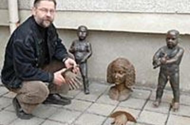 Atkurta "Motina" į parką kol kas negrįš 