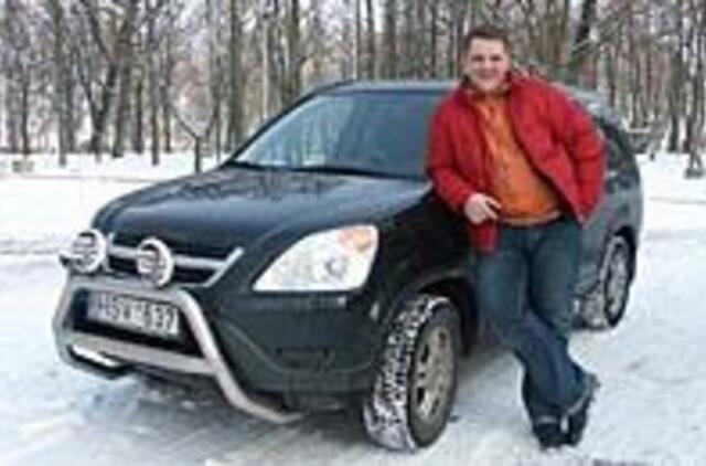 Neblaivus taksistas taranavo parlamentaro mašiną 