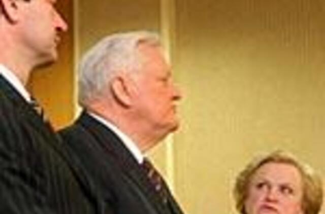 Chaosas valdžioje sekina kantrybę 