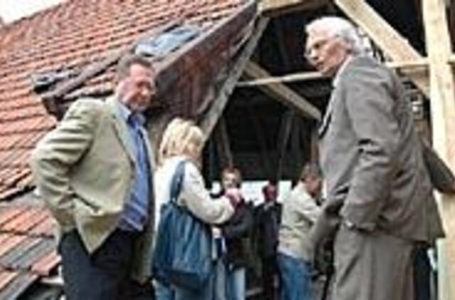 Pedagogikos fakulteto stogas grįš į vietą 