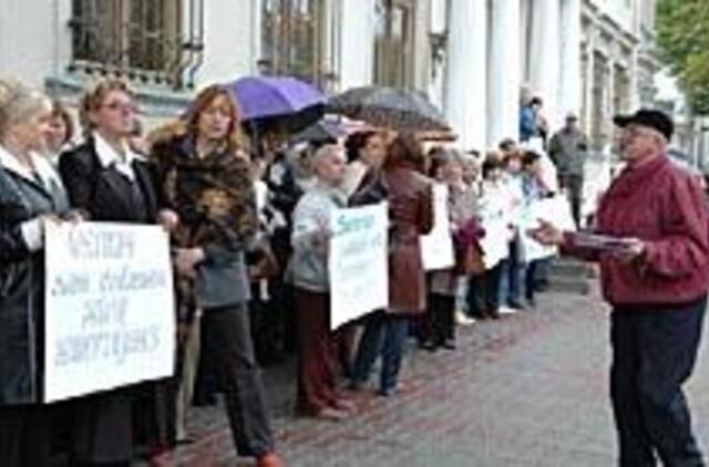 Rusų mokyklos bendruomenė reikalauja dialogo 