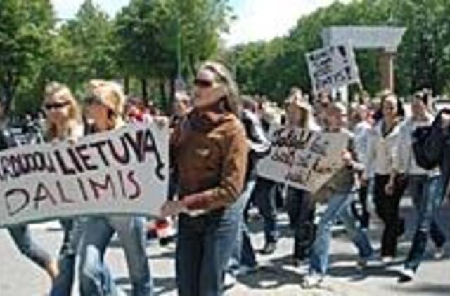 Abiturientai pakartotinį egzaminą pasitinka stoiškai 