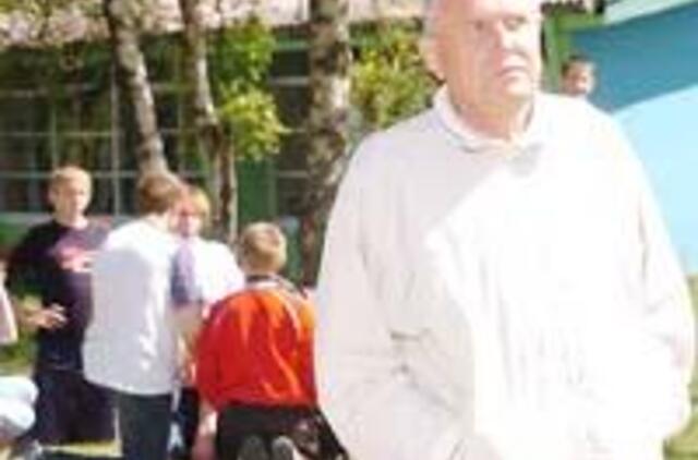 Kastos egzistuoja ir stovyklose 