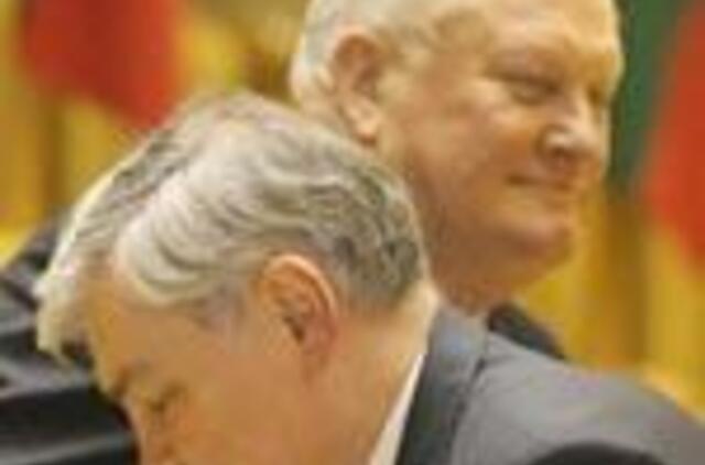 Naujos valdžios statybai - senos plytos 