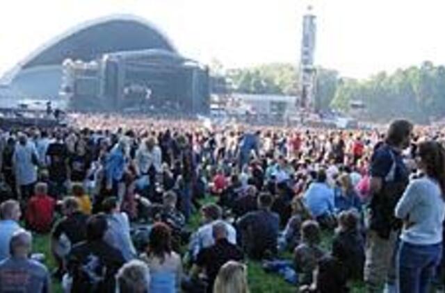 "Metallicą" prisivilioję estai sulaukė lietuvių priekaištų 