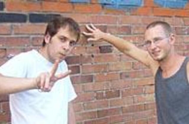 Grupės "Memelanders" muzikos košę maišo Ogis ir tarakonas 