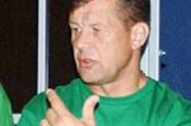 Retėja kandidatų gretos 