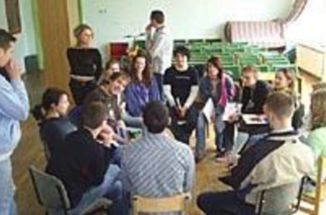 Kiemo vaikų žaidimai keliami į vakarėlius ir kontoras 