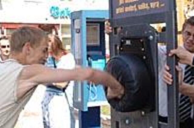 Liberalcentristai ragina kovoti su smurtu šeimoje 