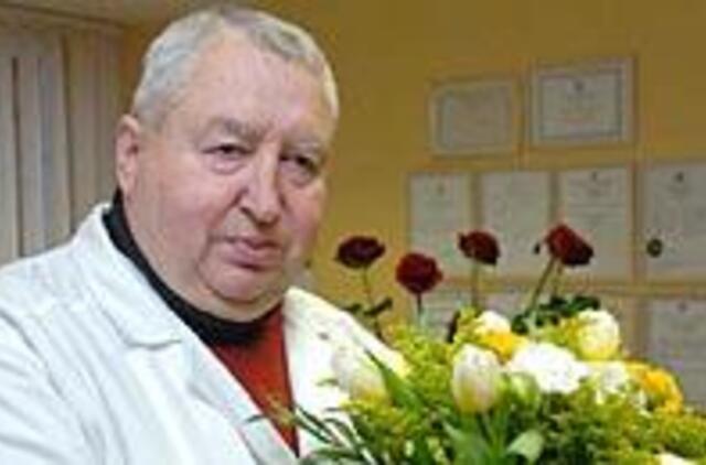 Pratęstos sutartys su gydymo įstaigų vadovais 