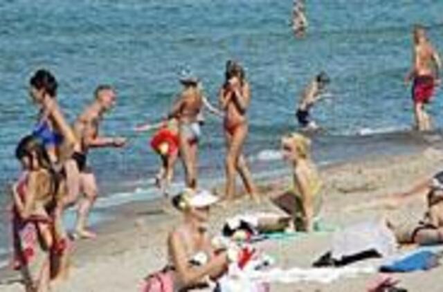 Paplūdimyje žmonių - kaip per atlaidus 