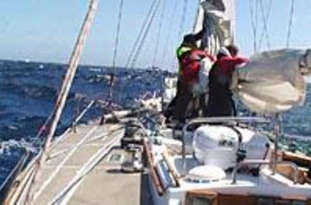 "Lietuva" traukia namo 