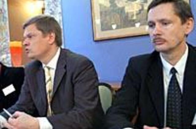 Pareigūnų pažeidimai jų bosams - nė motais 