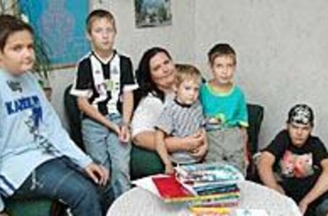 Pagalbą mokiniams stabdo "popierinės" procedūros 