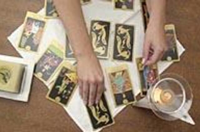 Tikėjimas neįprastais reiškiniais stumiamas už įstatymo ribų 