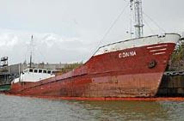 "Donna" uostininkams vis dar kelia rūpesčių 