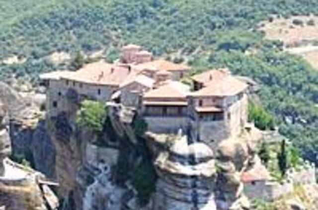 Meteoros uolų viršūnėse