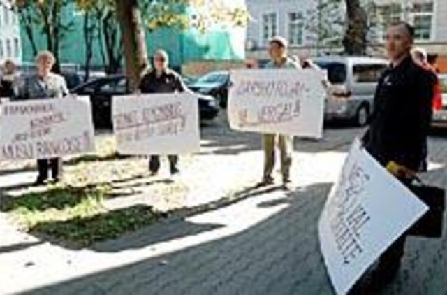 Darbuotojai nori laiko ir gyventi 