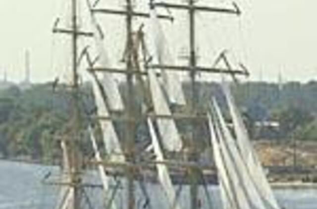 Į "Lietuvos" gimtadienį atplaukia garsusis burlaivis "Mir" 