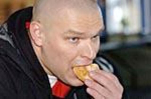 Pietūs viešbutyje - kliūtis R. Vyšniausko pasirodymui 