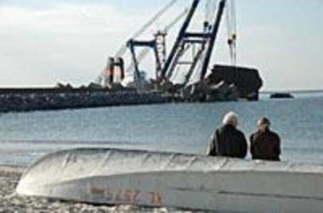 Kranas neįstengė pakelti didžiulės nuolaužos 