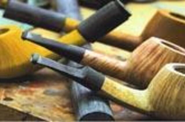 Į lauką grūdami ir pypkininkai 