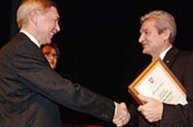 Nelengvi metai pramonininkų nepalaužė 