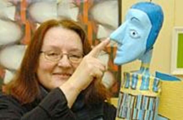 "Sielą atiduodu lėlei..." 