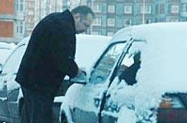 Šaltis baudė namų darbų neparuošusius vairuotojus 