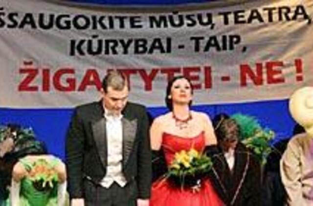 Protesto šou prieš vadovę - be atsako 