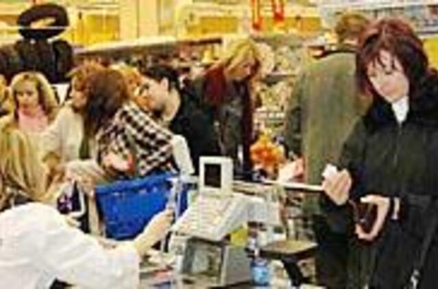 Nuo kortelių išsipūtusios piniginės neplonės 