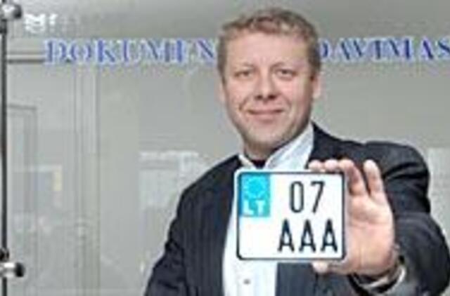 Vairuoti mopedą - su teisėmis ir draudimu 