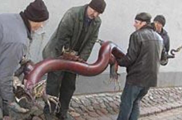 Klaipėdos "Slibinas" spjaudys vandeniu 