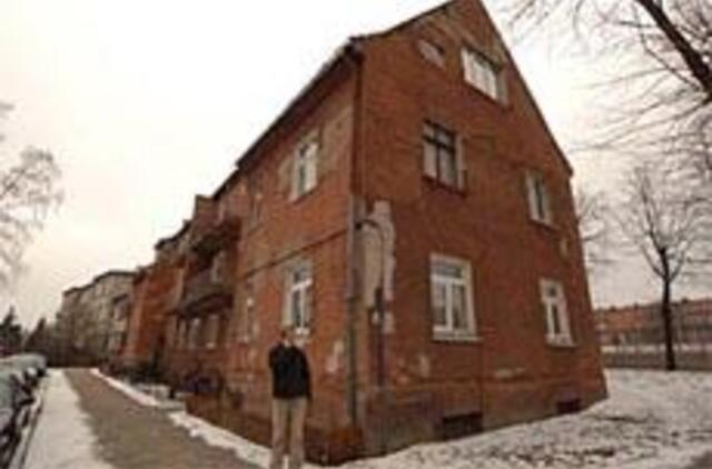 Senų namų sienos skyla ne tik dėl statybų 