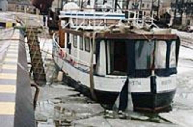 "Jūrų liūtą" suspaudė ledai 