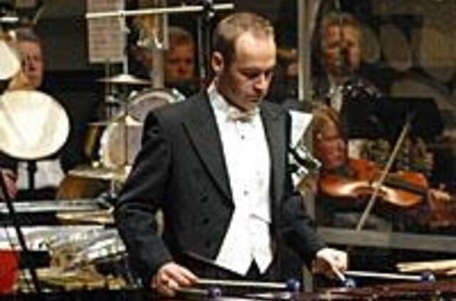 Būgnų bomba ir "Pasaulio sutvėrimas" 