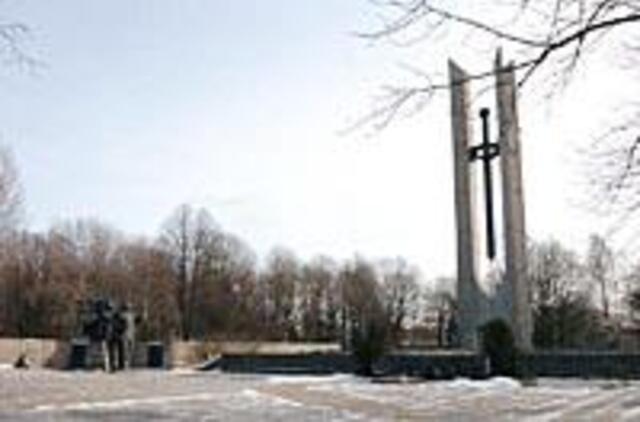 Memorialas tarybiniams kariams neliečiamas dėl pagarbos mirusiems 